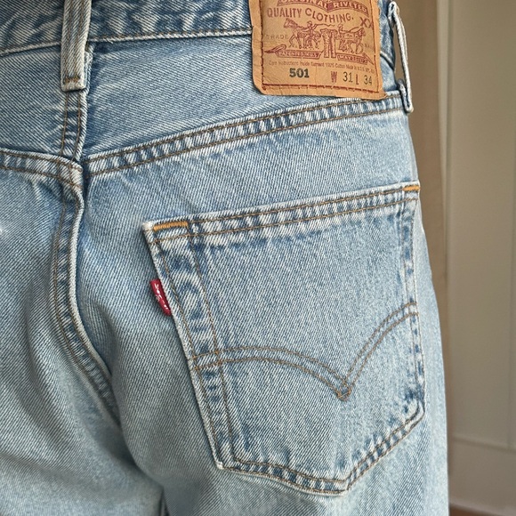 Vintage Levi’s 501 (31x34) 90’s 
MADE IN USA - Picture 1 of 15